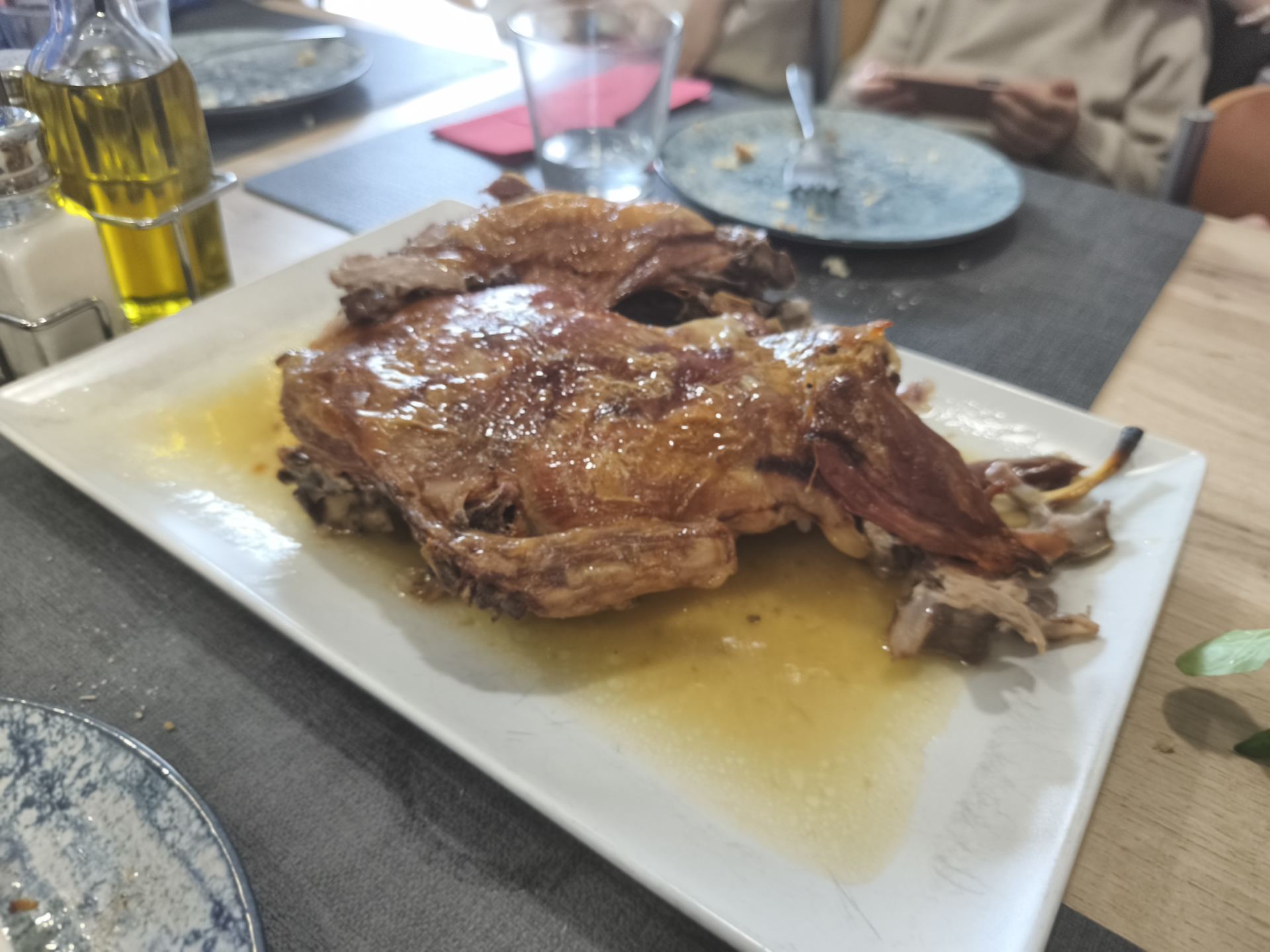 Lechazo asado para celebraciones en Valladolid